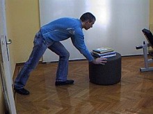 σωστή μεταφορά βάρους (σπρώχνει το βαρύ αντικείμενο)